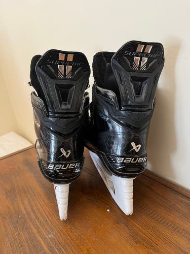 Senior Bauer Size 7 Fit 2 Supreme Mach Hockey Skates