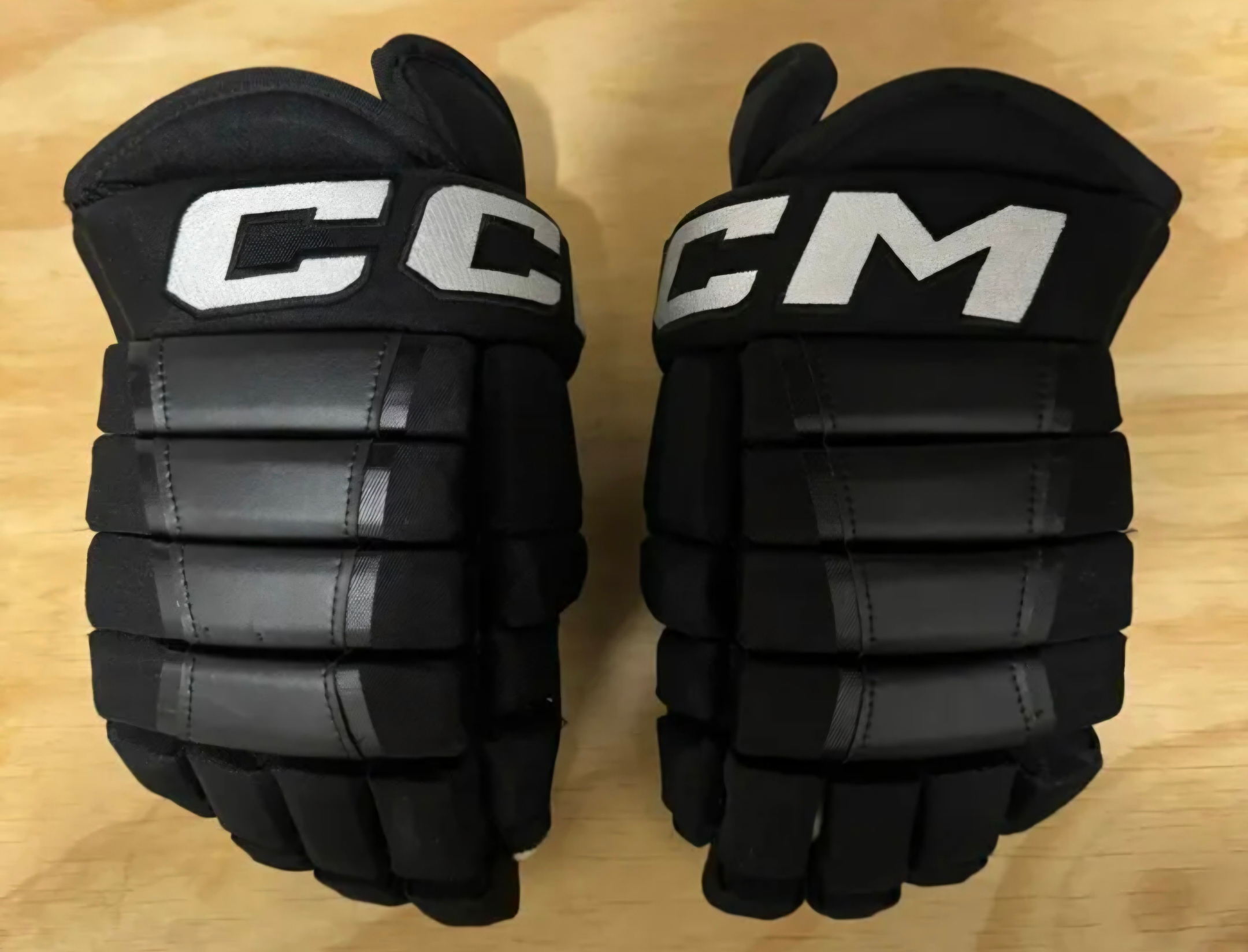 Used ccm hg97 size 13 Lehigh Valley Phantoms gloves