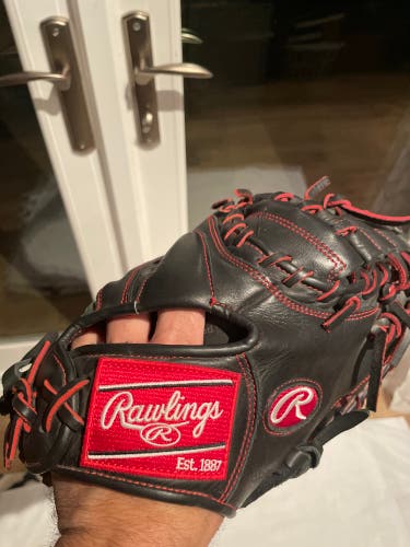 Catcher's 32" R9 Baseball Glove