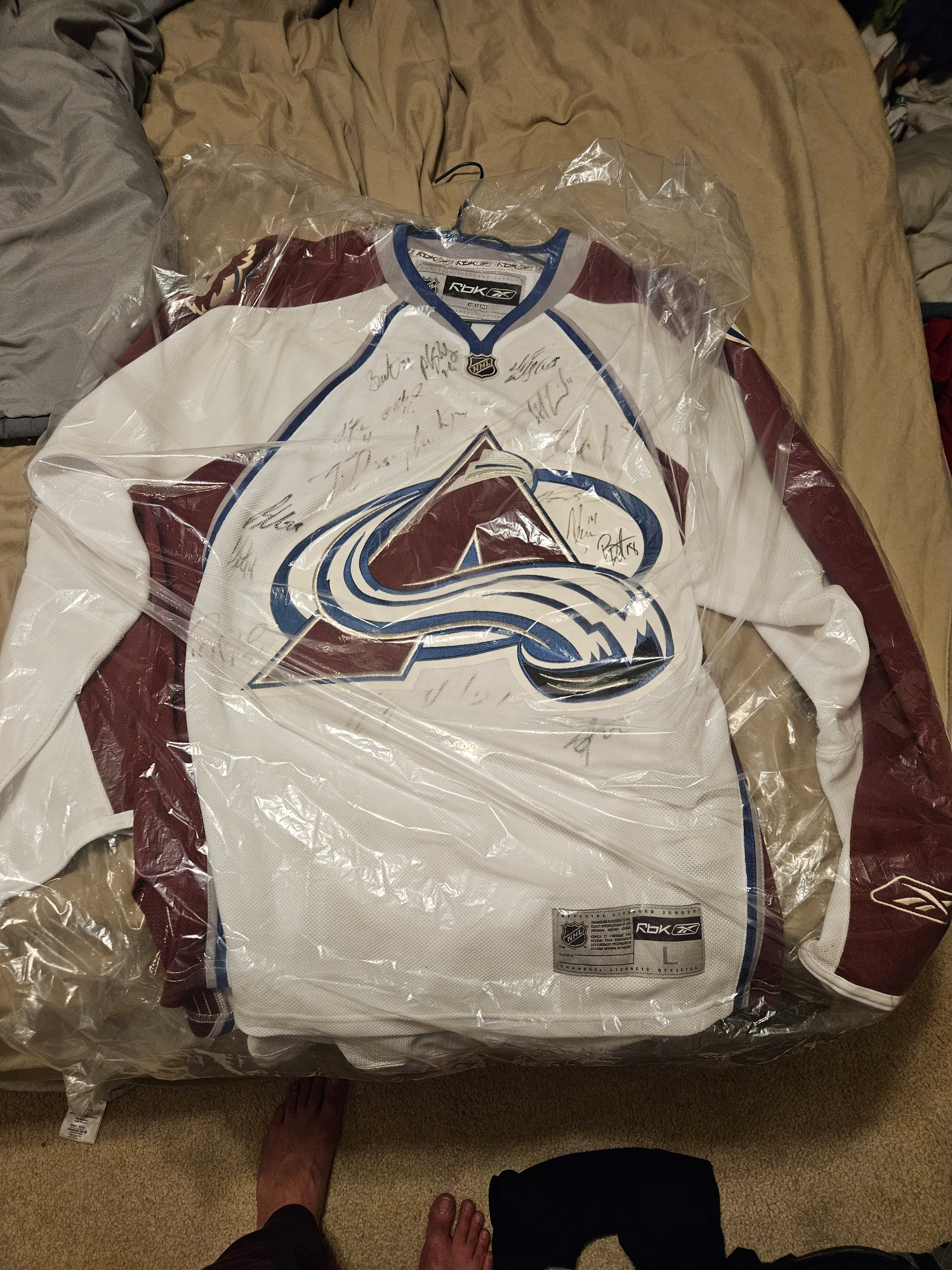 Colorado Avalanche signed jersey