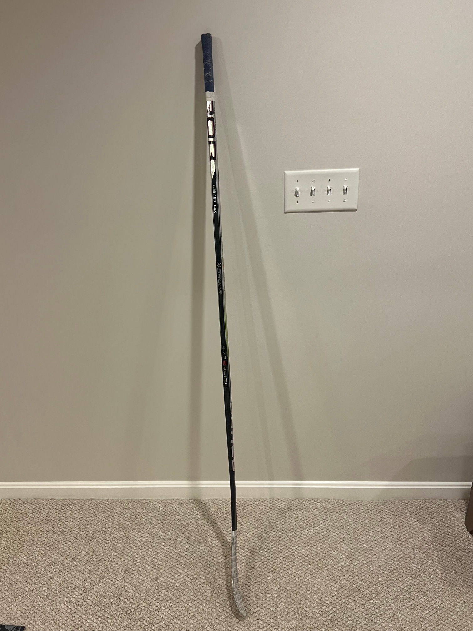 Senior Used Right Handed Bauer Vapor Hyperlite Hockey Stick P28