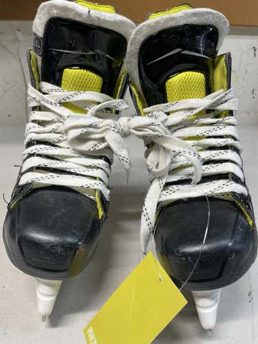 Used Bauer S27 Junior 04 Ice Hockey Skates