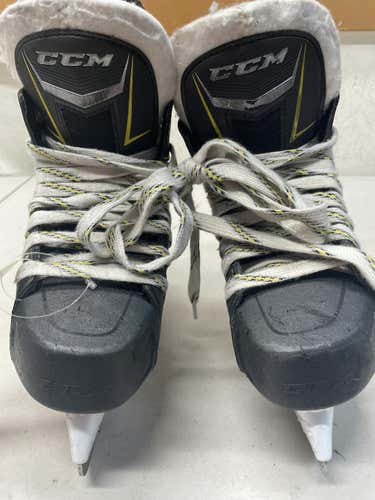 Used Ccm Tacks 9070 Junior 03 D - R Regular Ice Hockey Skates