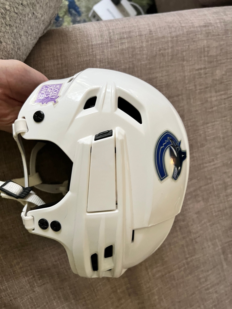 Canucks CCM super tacks x White helmet