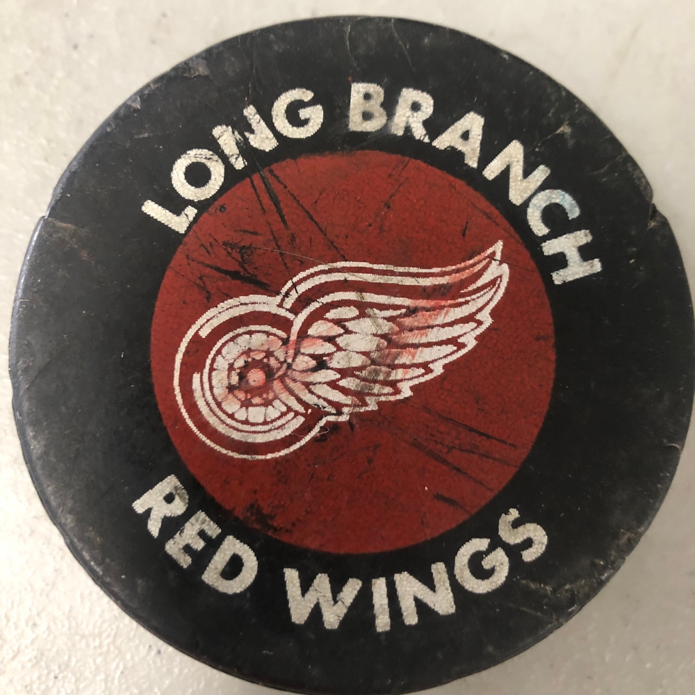 Long Branch Red Wings puck (MTHL)