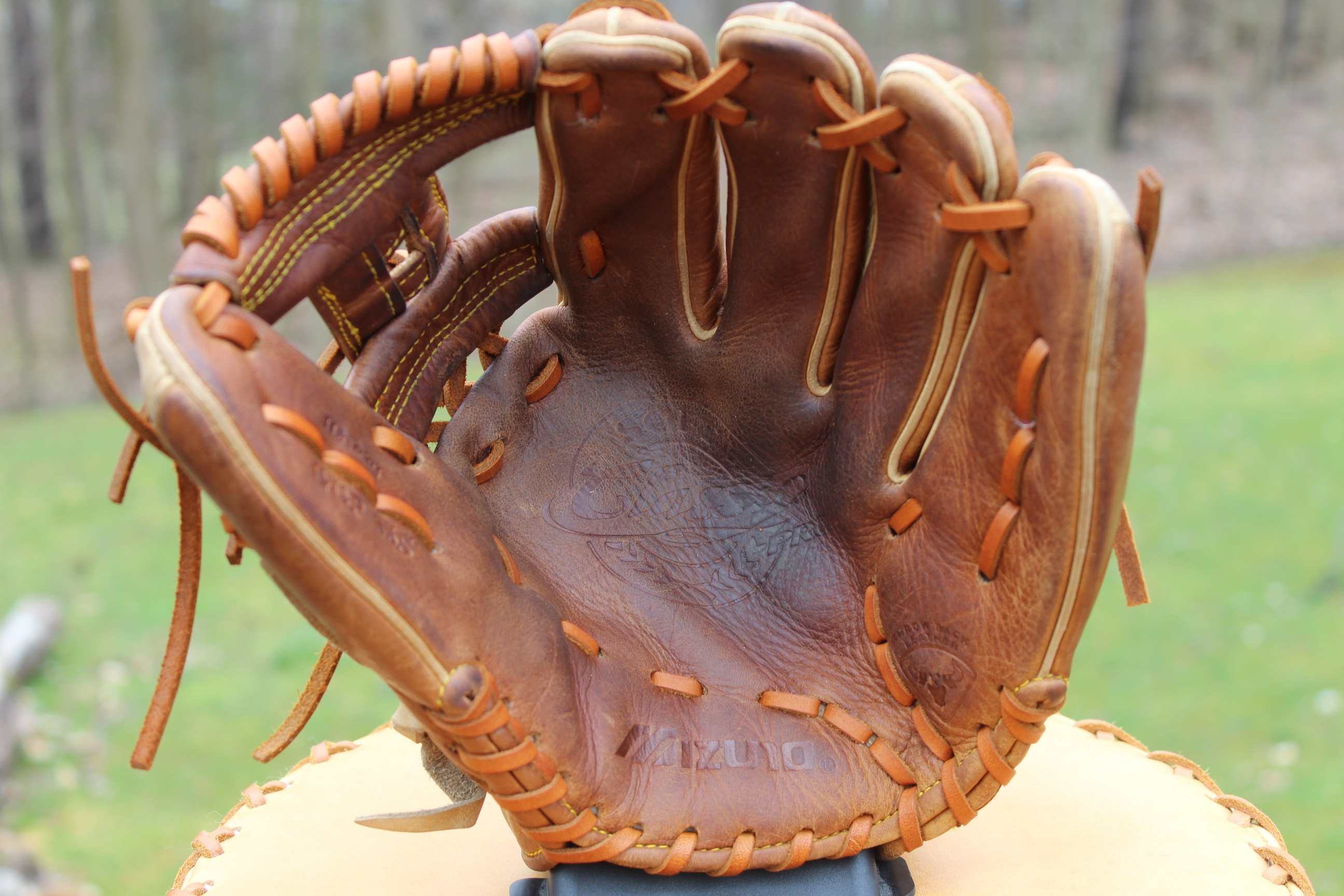 Used Mizuno Right Hand Throw Infield Classic Pro Soft Baseball Glove 11.5"