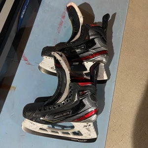 Senior Bauer Regular Width 8.5 Vapor 2X Pro Hockey Skates