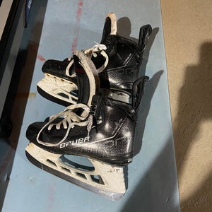 Senior Bauer Regular Width 8.5 Vapor Hyperlite Hockey Skates