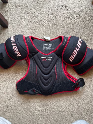 Used Large Bauer Vapor X700 Shoulder Pads