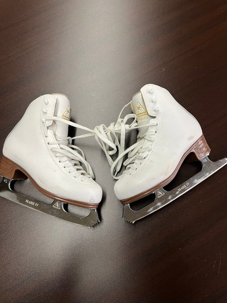 Used Jackson Ultima Artiste Figure Skates B Junior 2.5