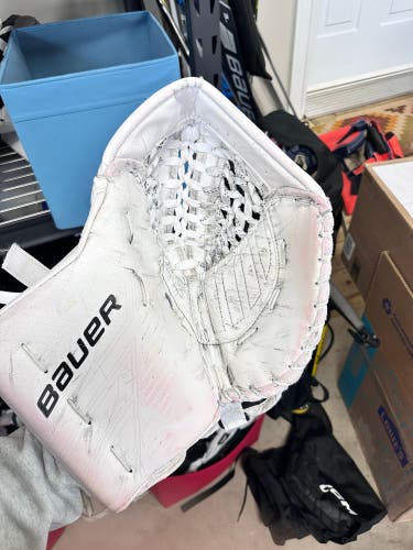 Bauer Regular Supreme Ultrasonic Goalie Glove