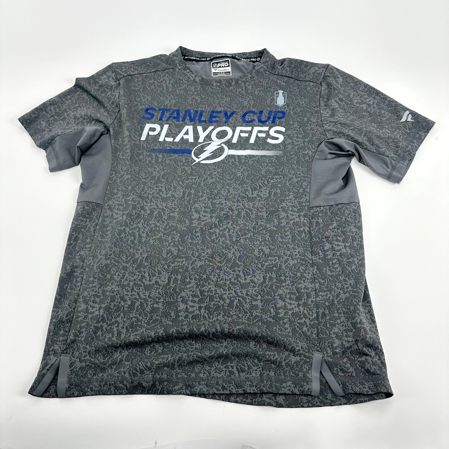 Brand New Grey Tampa Bay Lightning Fanatics Short Sleeve Shirt - Large | #TBL279