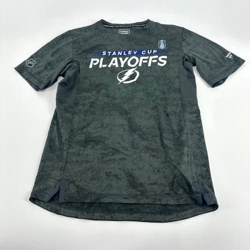 Brand New Grey Tampa Bay Lightning Fanatics Short Sleeve Shirt STANLEY CUP PLAYOFFS 2022 | #TBL276