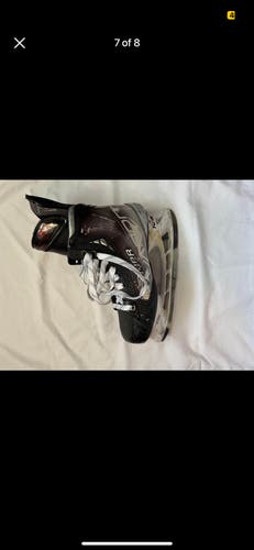 Used Bauer Regular Width  8.5 Vapor Hyperlite Hockey Skates
