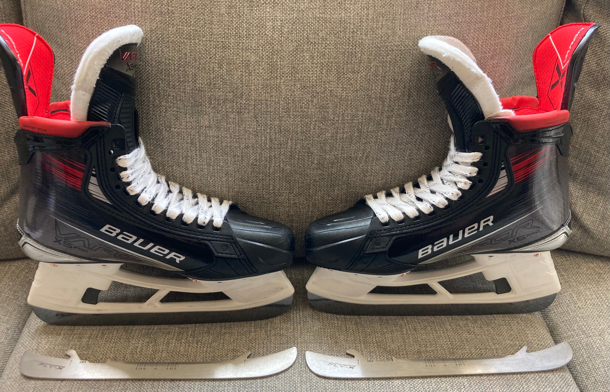 Senior Used Bauer Vapor X5 Pro Hockey Skates Pro Stock 7.5