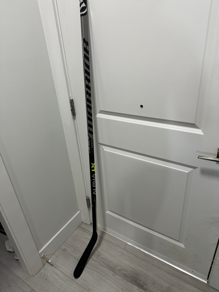 Senior Right Handed W03  Alpha LX Pro Hockey Stick