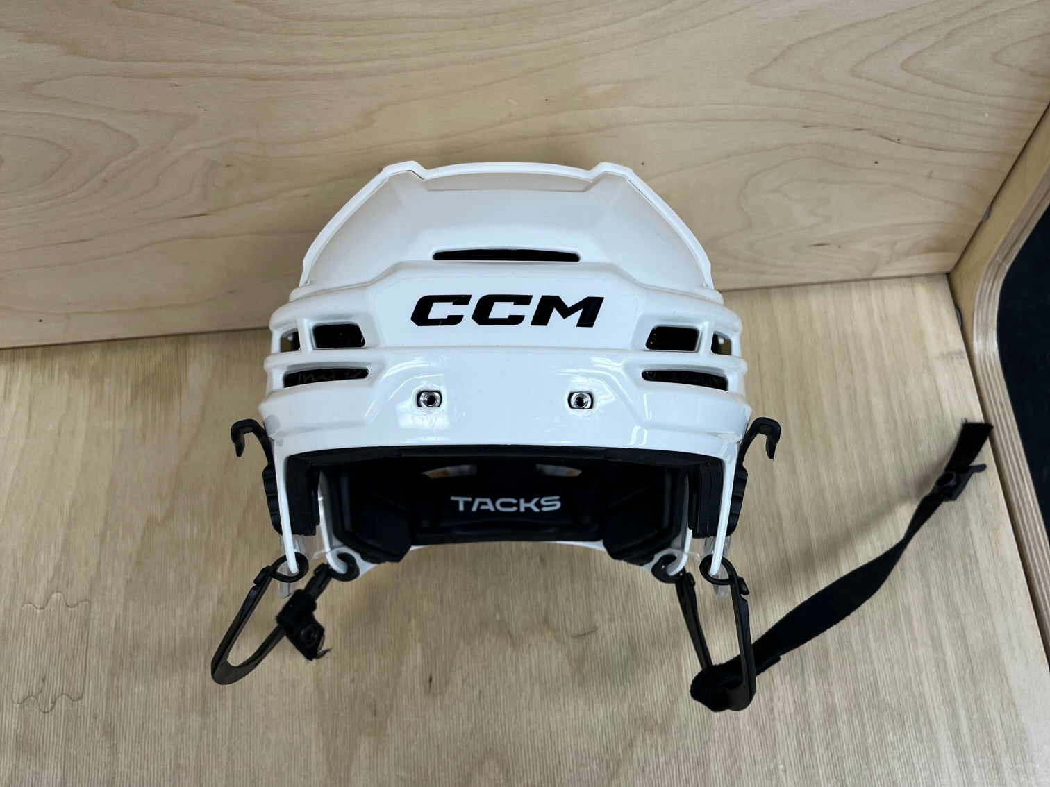 Senior Used Medium CCM Tacks 720 White Helmet