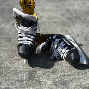 Junior Bauer Regular Width Size 1 Supreme Elite Hockey Skates