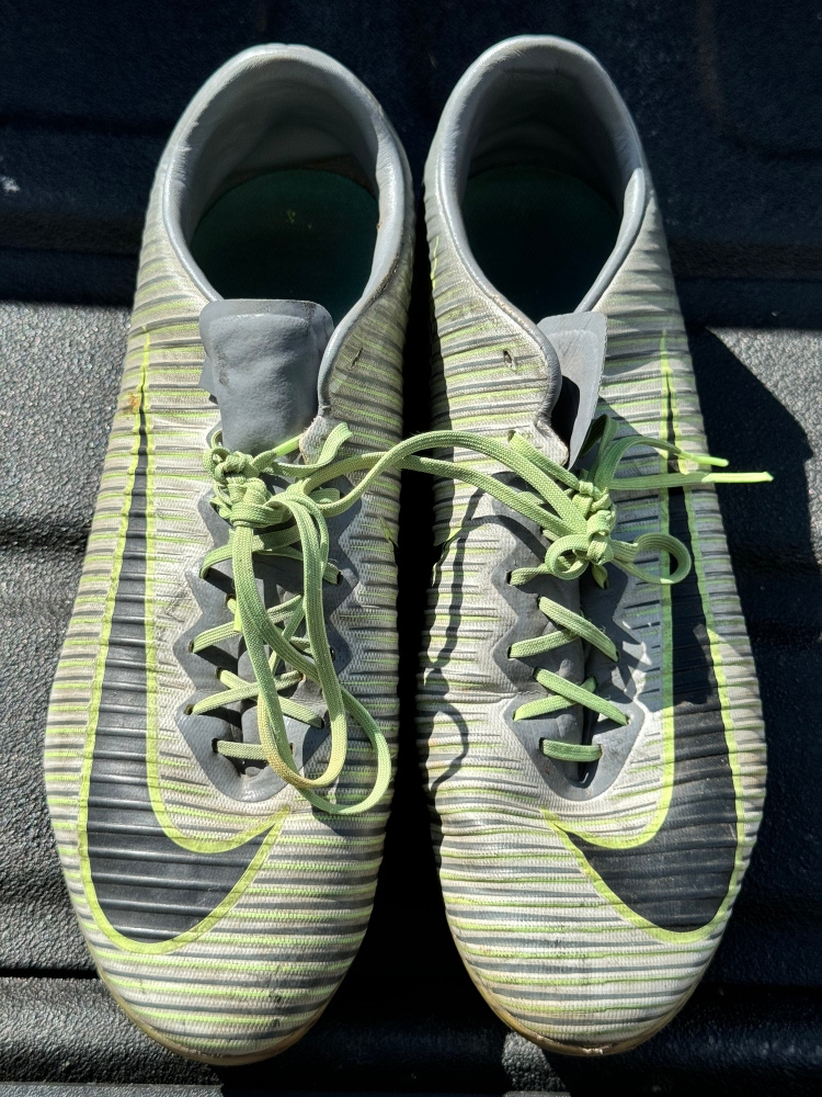 Green Used Size 6.5 (Women's 7.5) Nike Mercurial Vapor Cleats