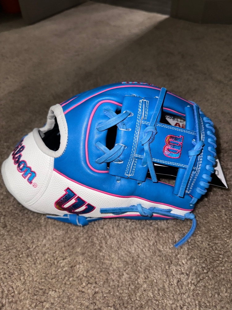 New Infield 11.5" A2000 Baseball Glove