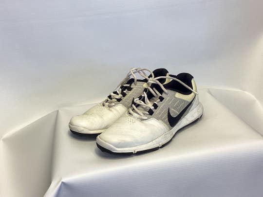 Used Nike Senior 9.5 Golf Shoes