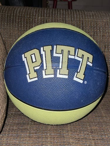 Baden Sports NCAA Pittsburgh Panthers Pitt Rubber Basketball Official Size VNTG.