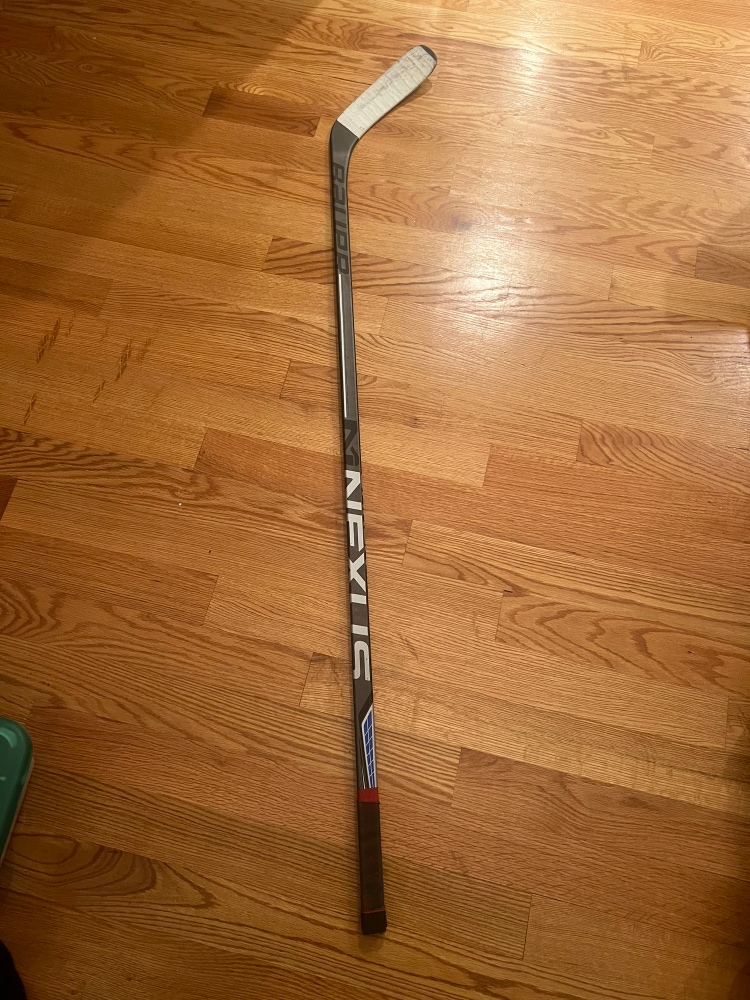 Used Senior Bauer Nexus 4000 Right Hockey Stick P88
