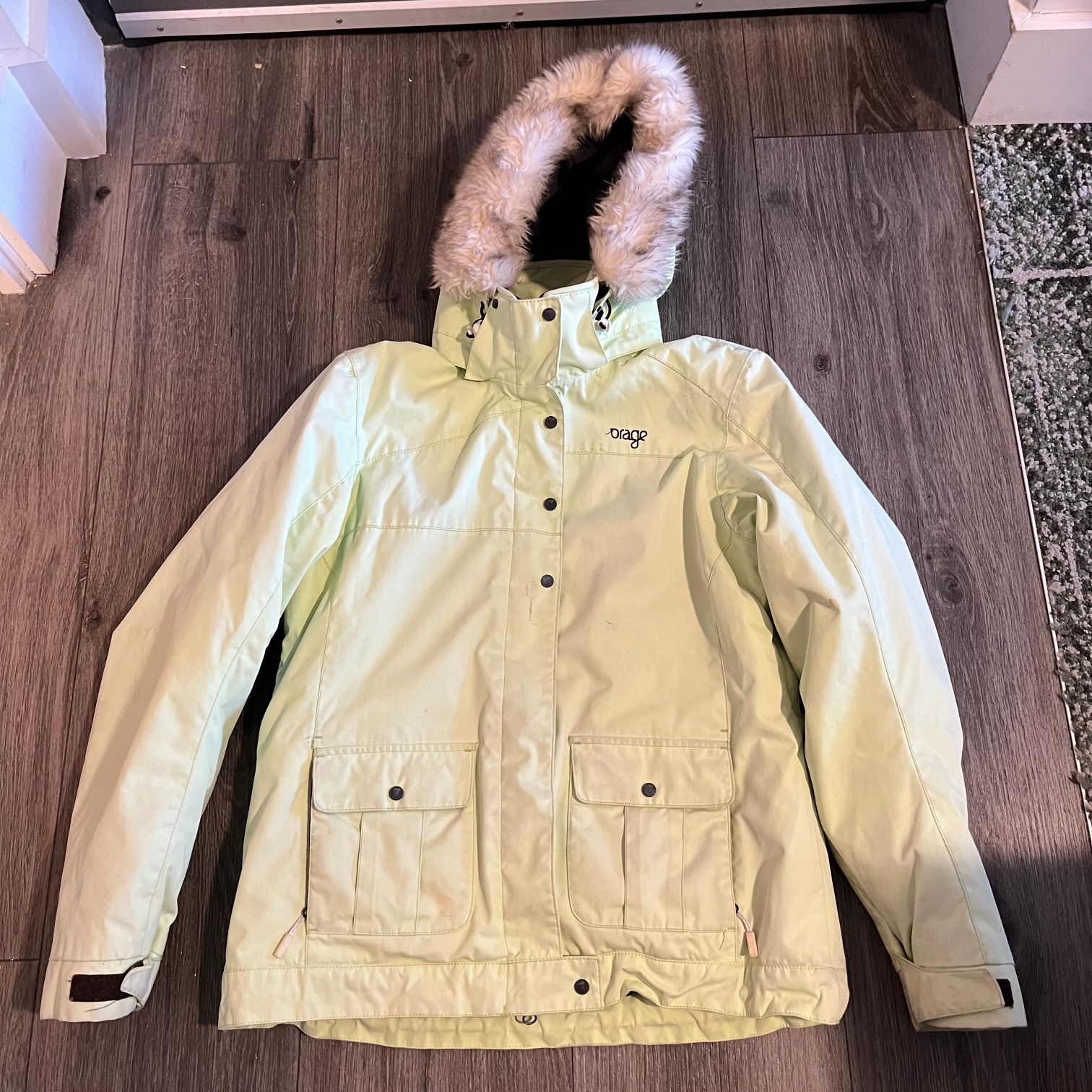 Used Women’s Ski Jacket - Size Medium, Green