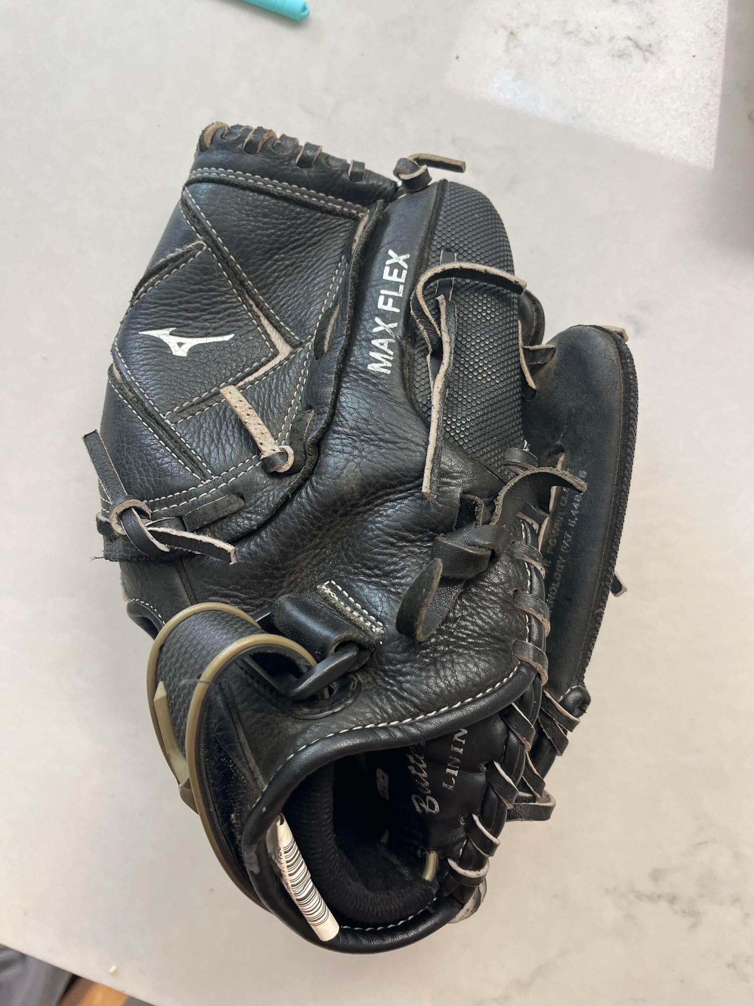 Right-Hand Mizuno Baseball Glove 11.5" SureFit Paraflex Palm