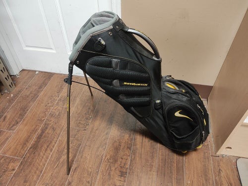 Nike Sasquatch 14 Divider Golf Stand Bag Black Raincover No Shoulder Straps