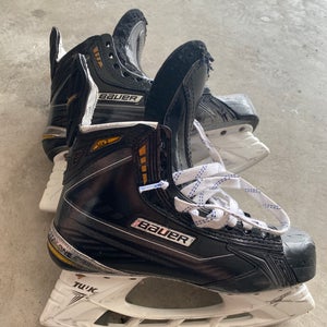 Senior Bauer Wide Width  Pro Stock 5.5 Supreme MX3 Hockey Skates