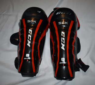 CCM Hockey Pads Set, Black/Red, Youth Large - 4 Pieces - Great Condition!