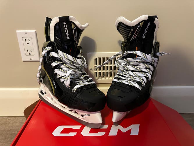 CCM AS-V Pro Skates Size 6 & Size 6.5