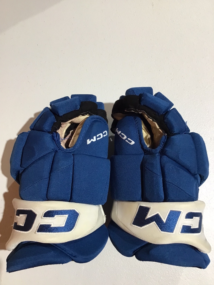 Lightly Used #28 Colorado Avalanche CCM 14" Pro Stock HGPJSPP Gloves