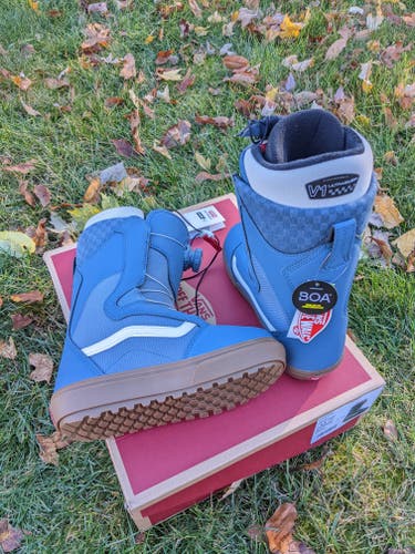 Never Used Vans Encore Snowboard Boots - Women's 7.5 / Men's 6.5 - Blue - With Box & Tags