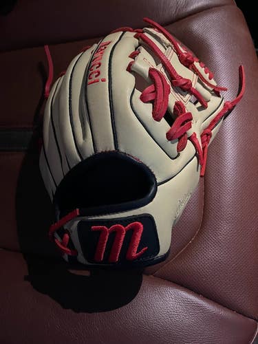 Used 2023 Marucci Right Hand Throw Infield Oxbow Baseball Glove 11.5"