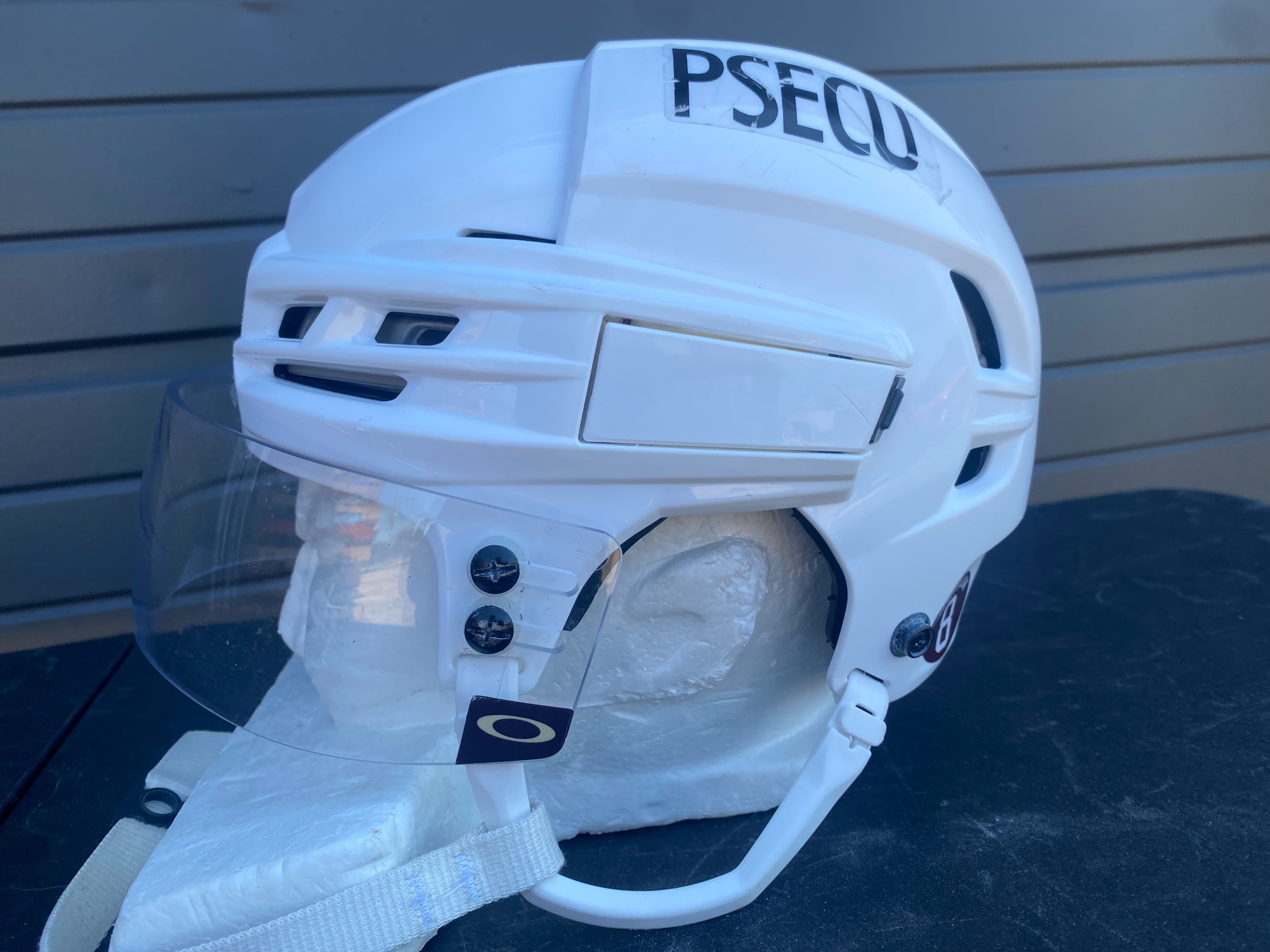 CCM Tacks 910 Pro Stock Hockey Helmet Oakley Visor Combo Small White 3808