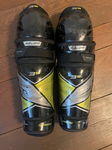 Used Bauer 14"  Supreme 3S Shin Pads