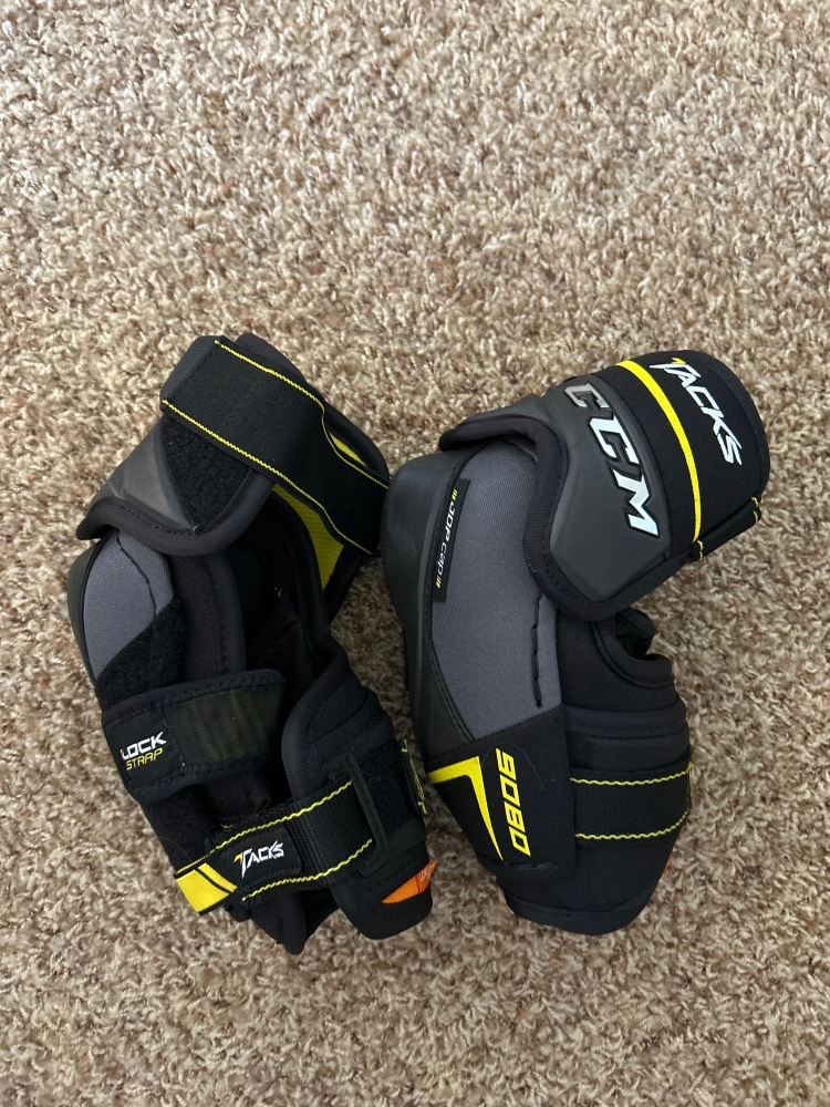 New Small CCM Pro Stock Tacks 9080 Elbow Pads