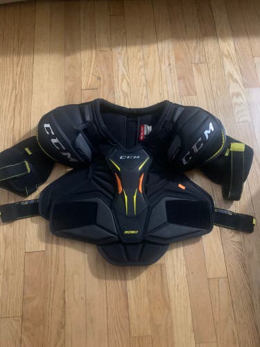 Used XL CCM Tacks 9080 Shoulder Pads Senior Size XL