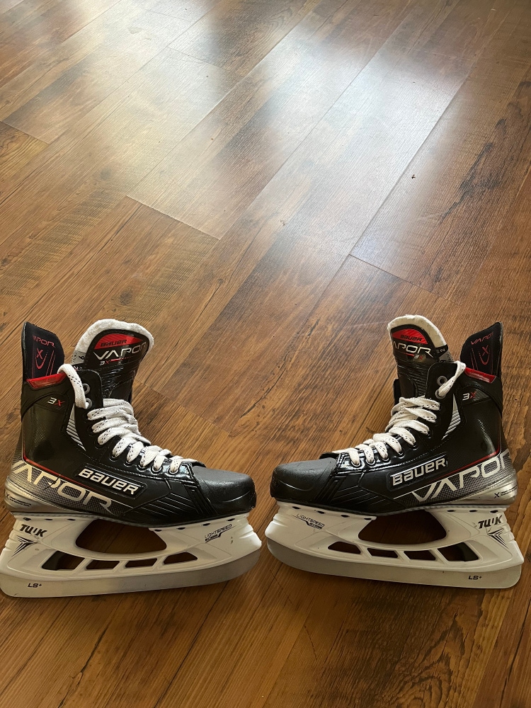 Bauer Regular Width 9 Vapor 3X Hockey Skates