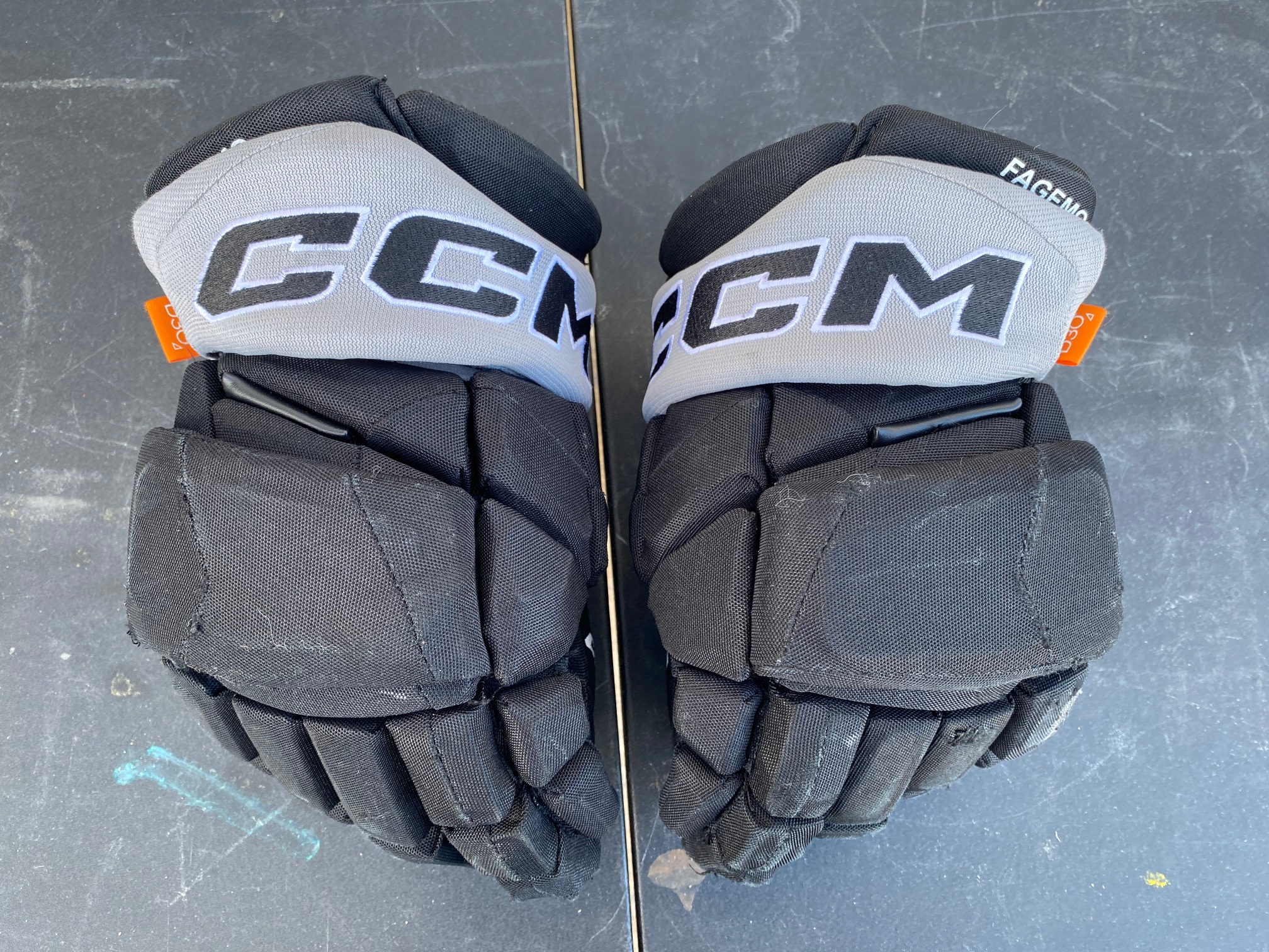 CCM JetSpeed FT1 Pro Stock Hockey Gloves 13” Black LA KINGS 3817