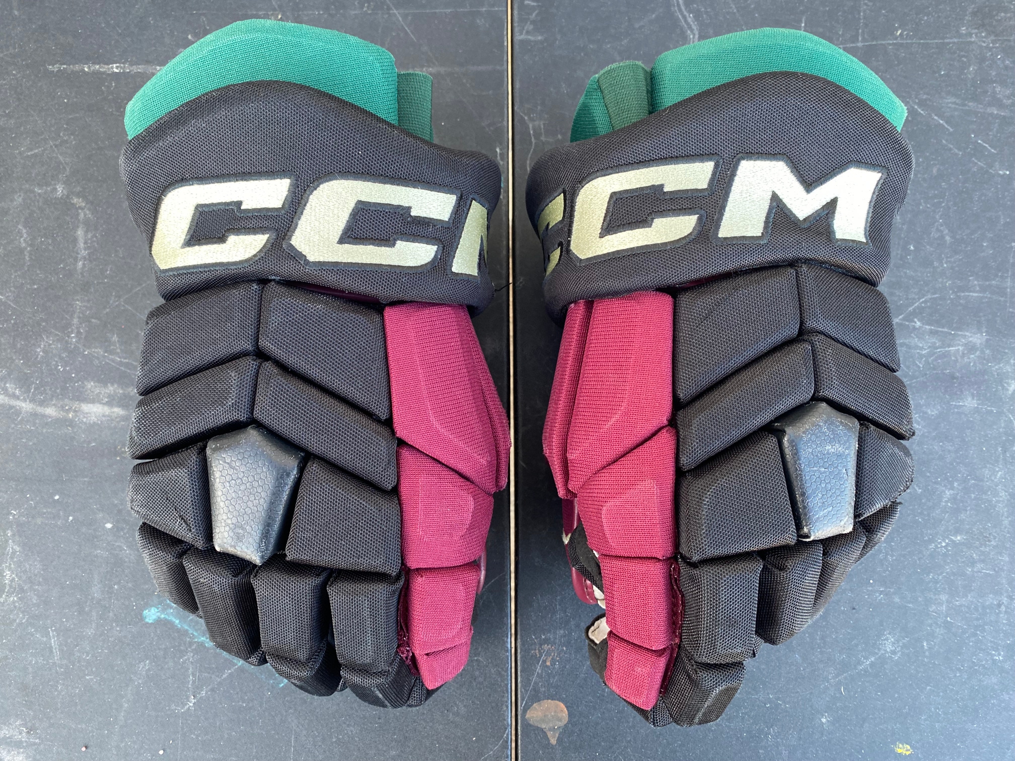 CCM HGTK Tacks Pro Stock Hockey Gloves 145 Black COYOTES 3819
