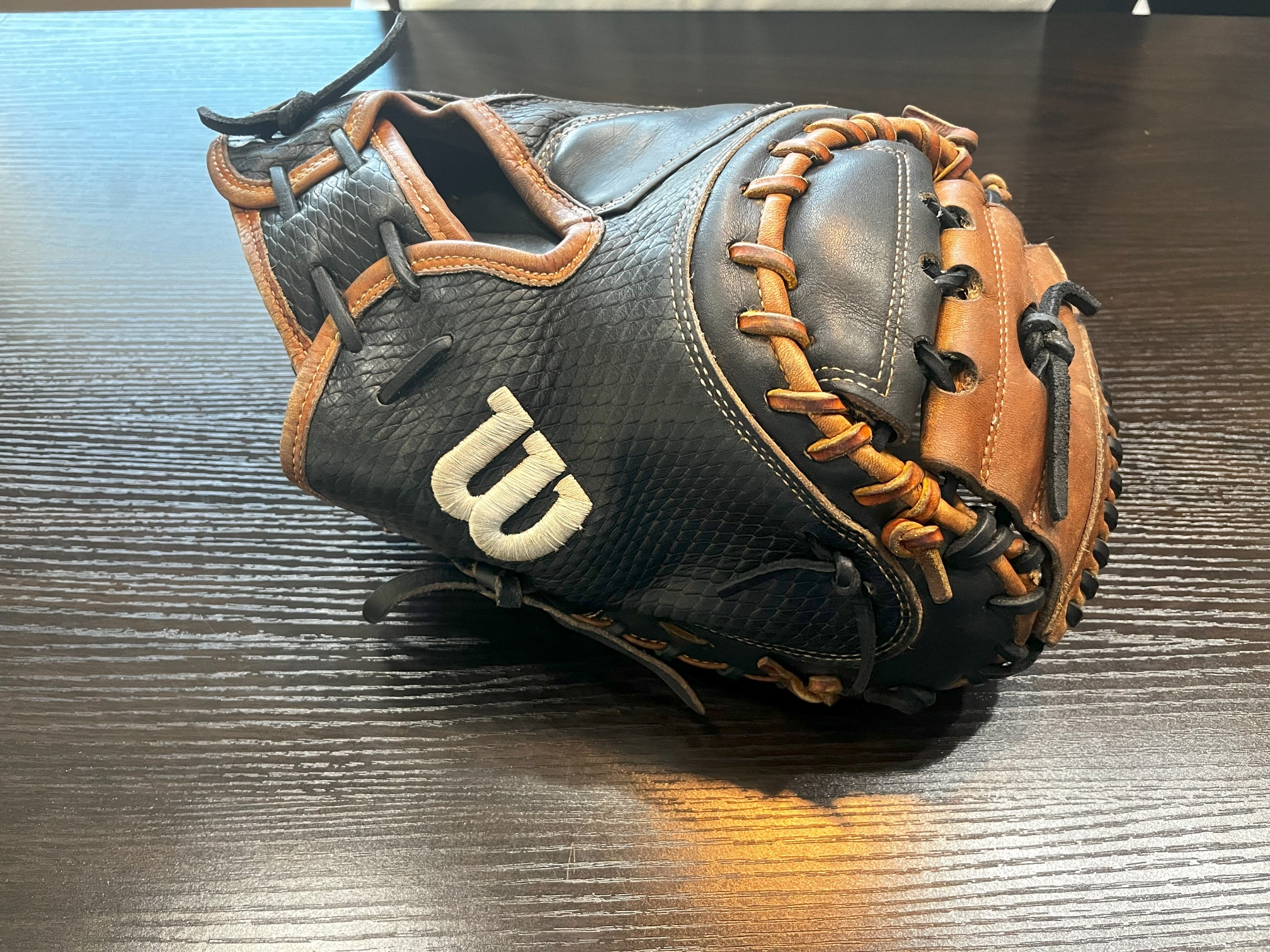Used 2022 Right Hand Throw Wilson Catcher's Wilson A2K 2022 33.5 M1D