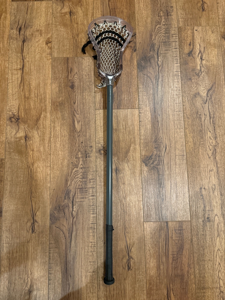 Dyed and strung ion with grey carbon 3.0