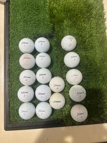Used 22 Pack Of Assorted Titleist Balls