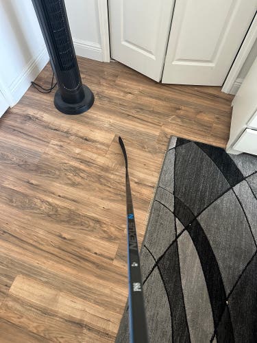 Senior Right Handed P88 Team Nexus Hockey Stick