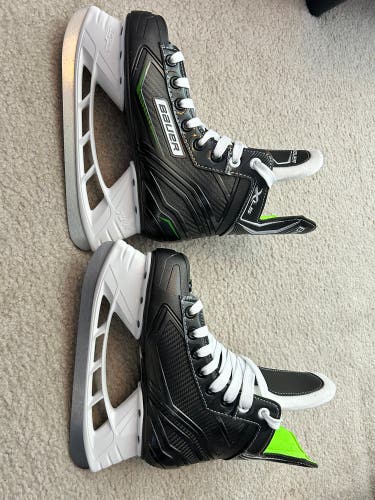 Junior Bauer Regular Width Size 3 XLS Hockey Skates