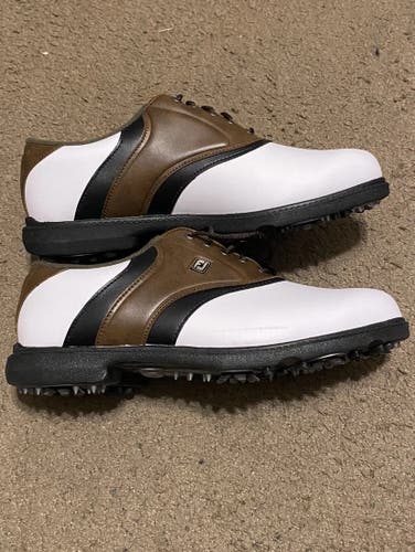 New NIB FootJoy Classics 45330 Men's Brown White Leather Golf Shoes Size 8 Wide