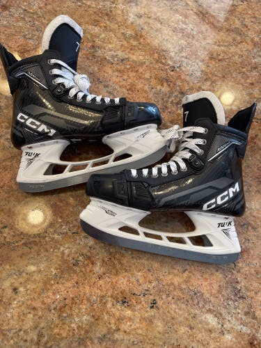 CCM Pro Stock 8.5D AS-V Pro Hockey Skates